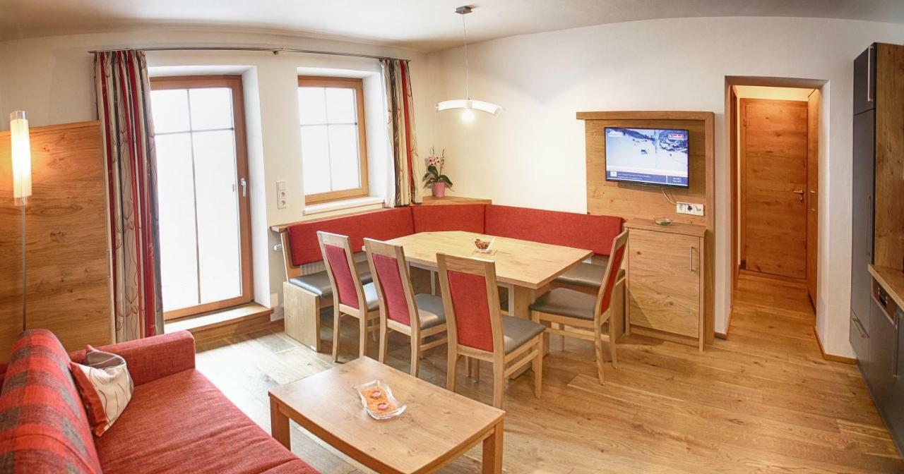 Tarlack Appartements Huetten 34 Leogang Esterno foto