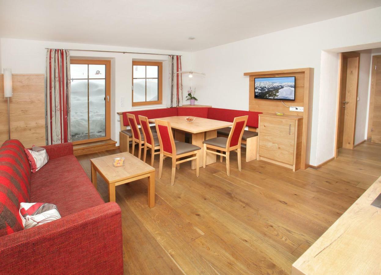 Tarlack Appartements Huetten 34 Leogang Esterno foto